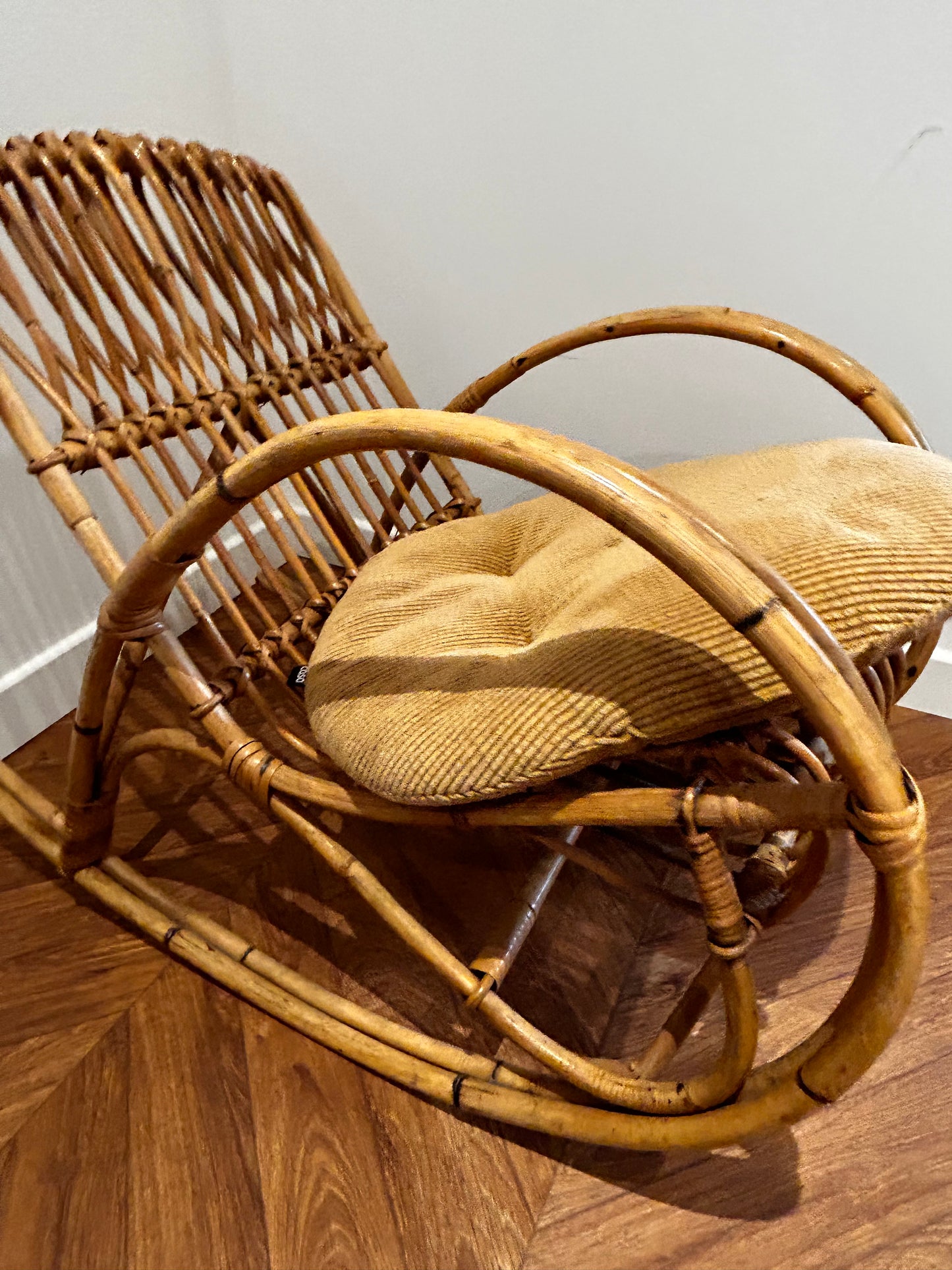 Chaise à bascule rotin enfant