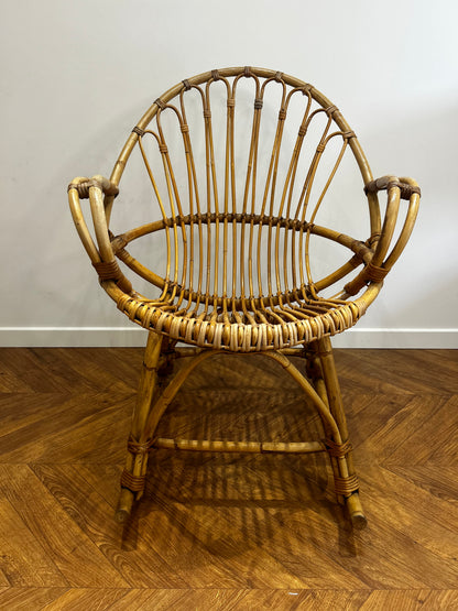 Rocking-chair rotin vintage