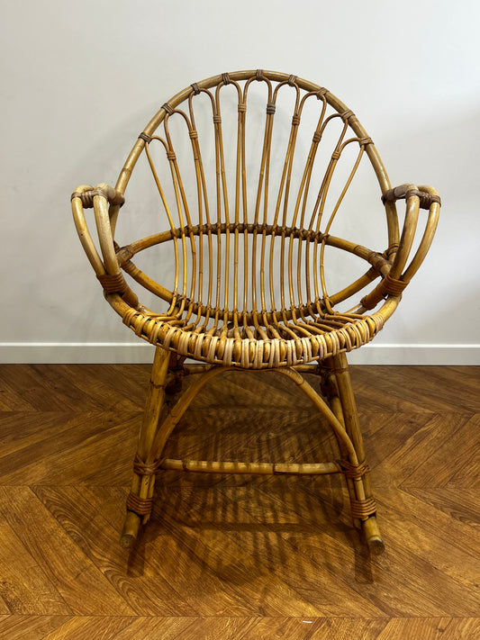 Rocking-chair rotin vintage