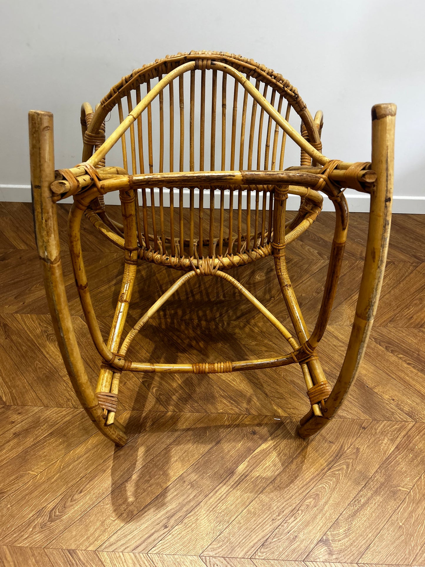 Rocking-chair rotin vintage