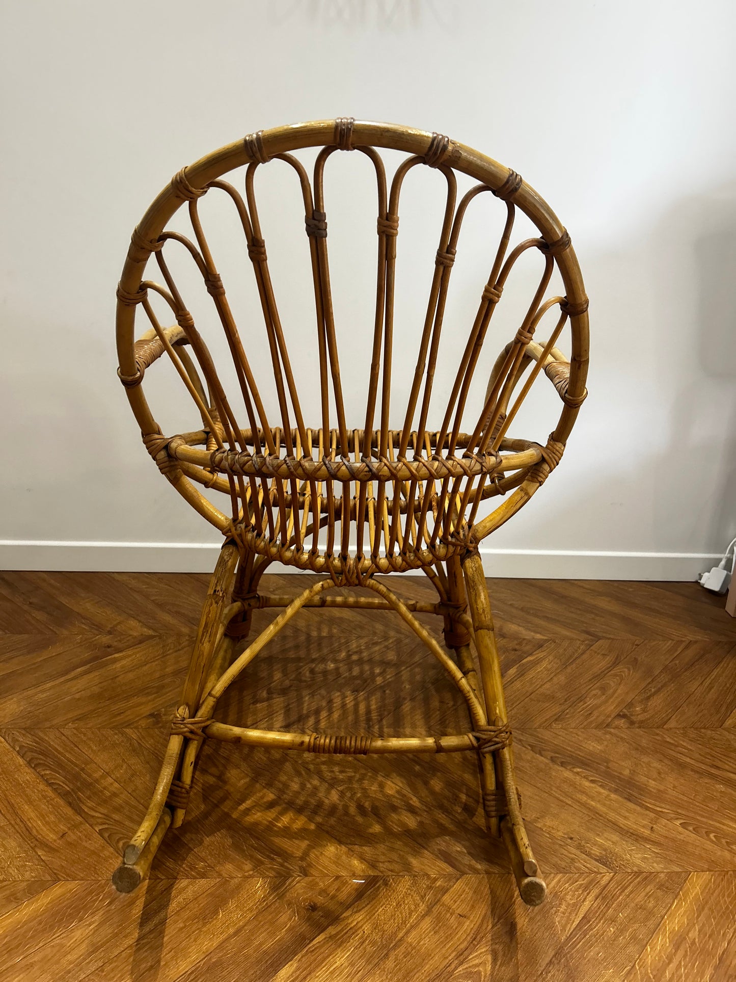 Rocking-chair rotin vintage