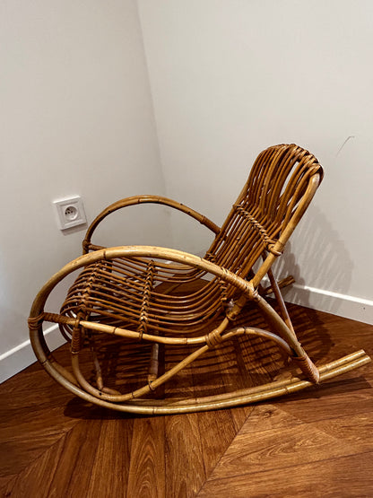 Chaise à bascule rotin enfant