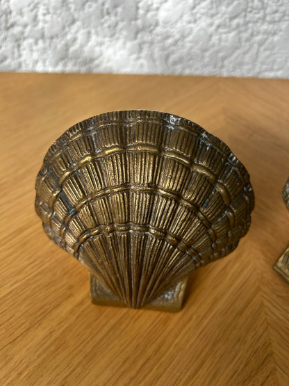 Serres livre laiton coquillage