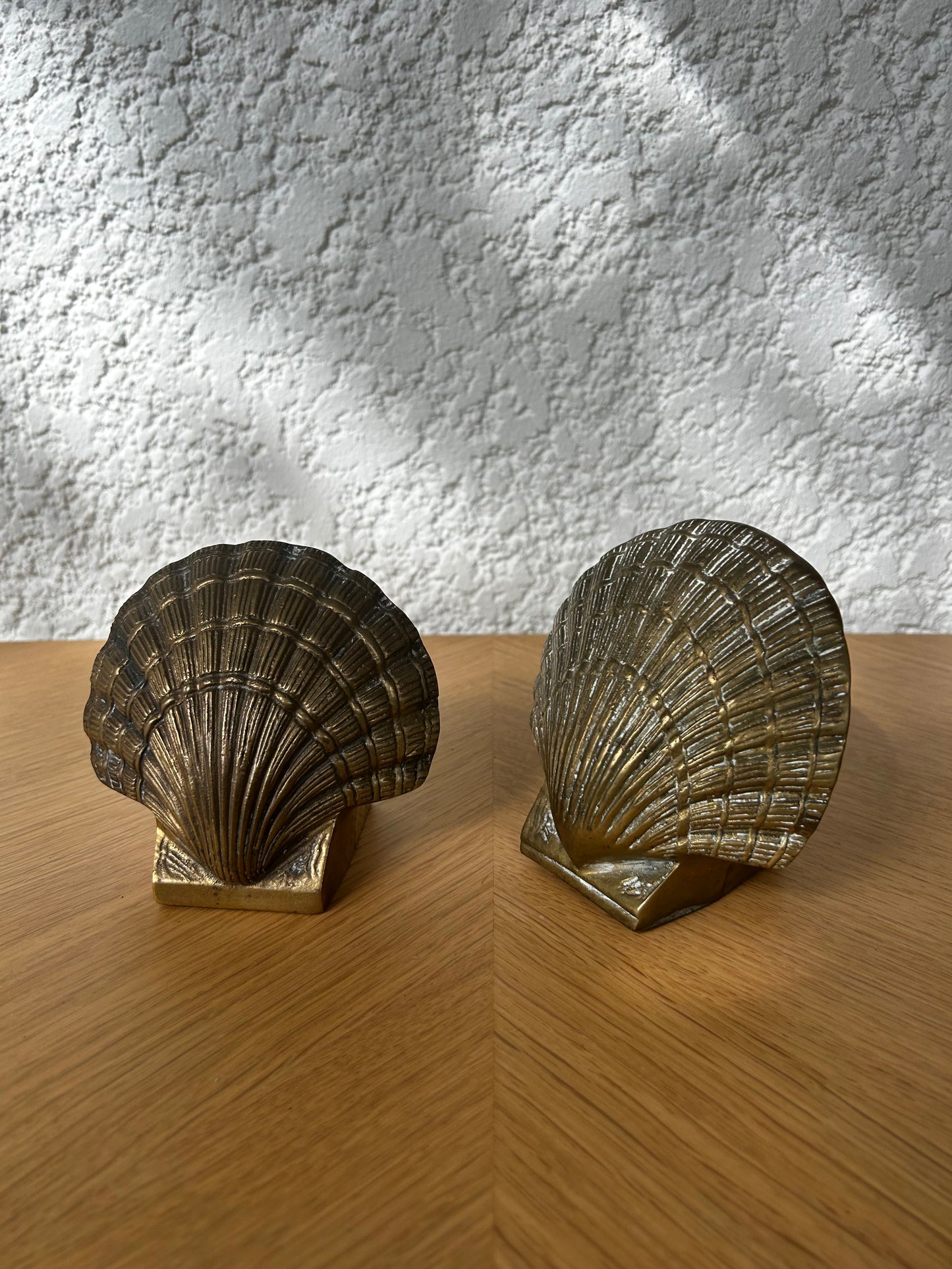 Serres livre laiton coquillage