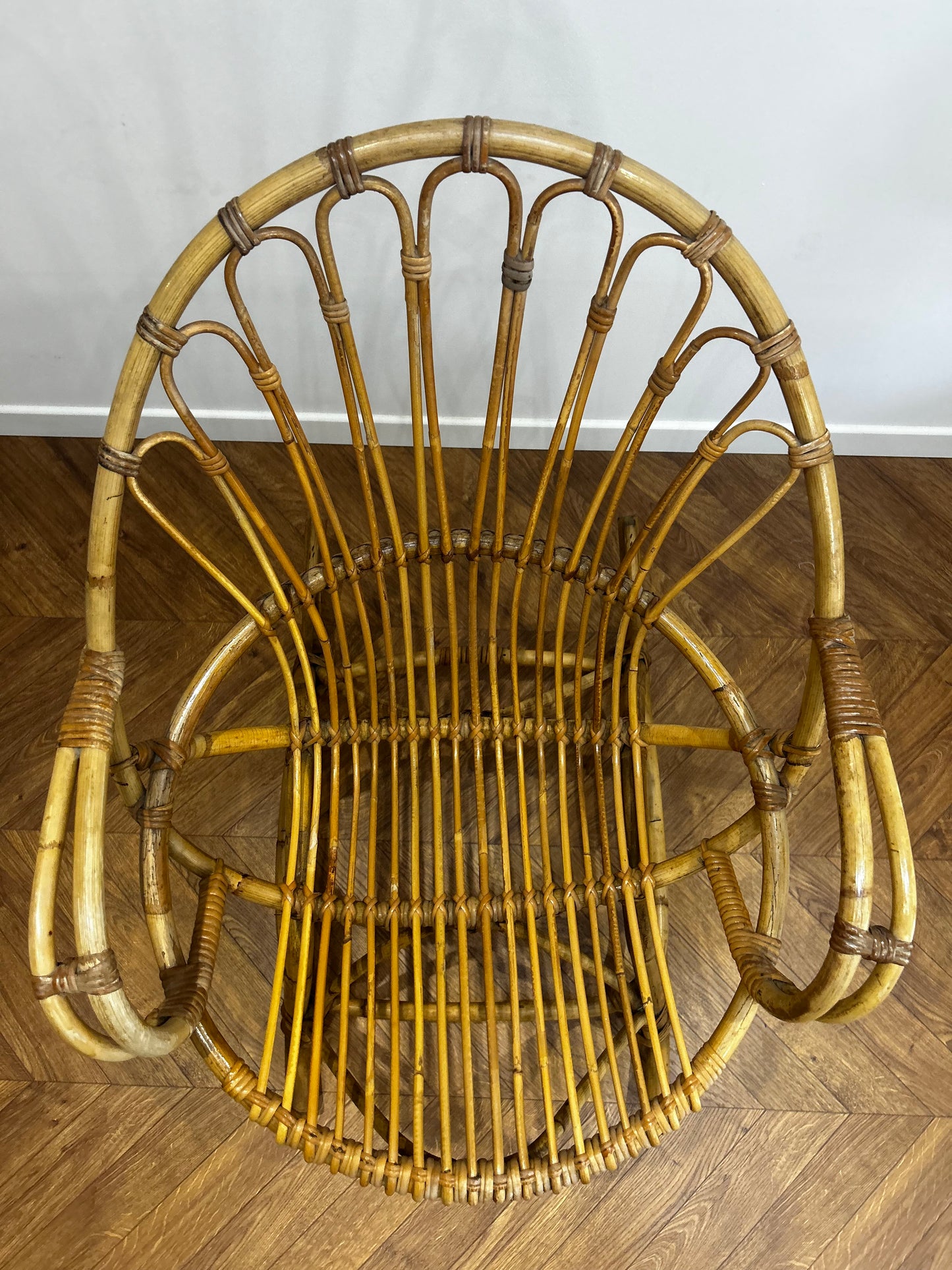 Rocking-chair rotin vintage