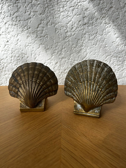 Serres livre laiton coquillage