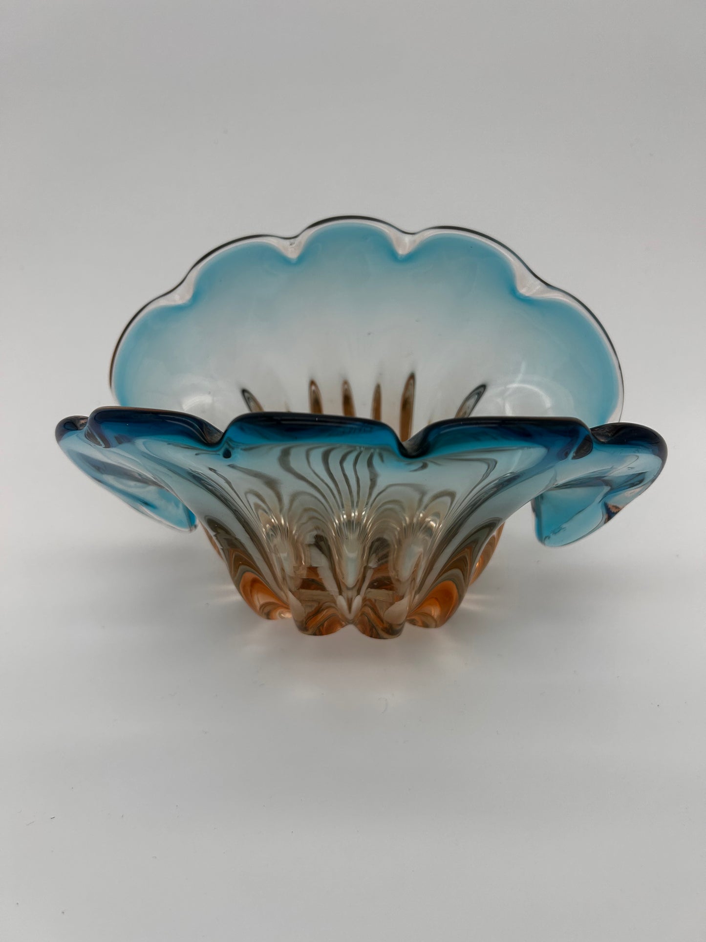 Vide poche Murano forme bénitier bleu