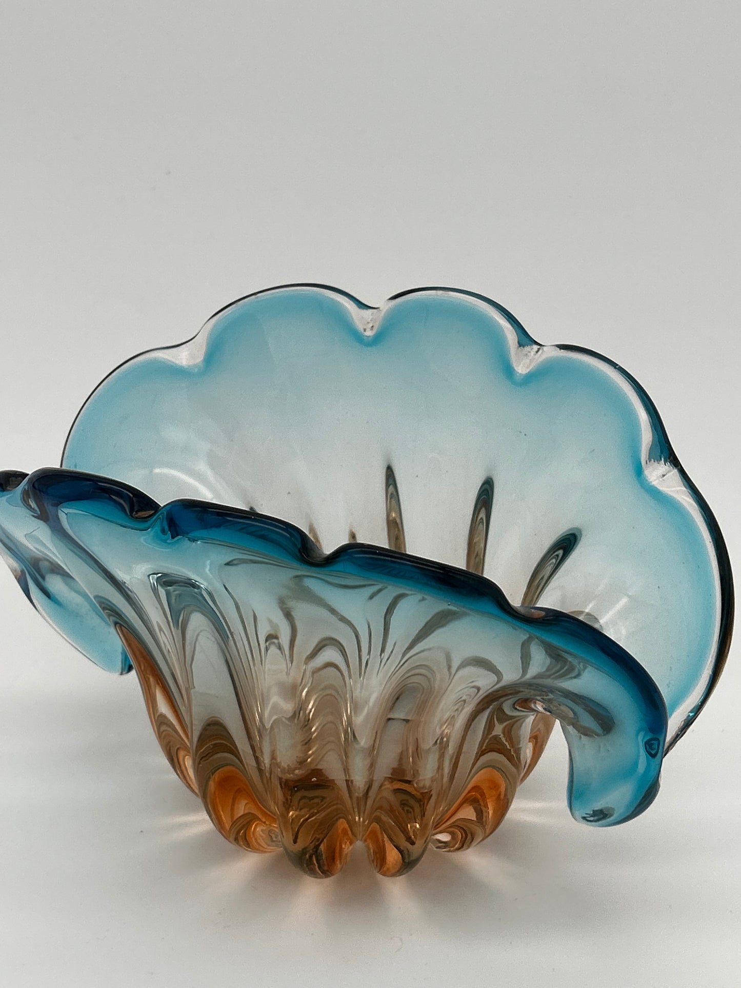 Vide poche Murano forme bénitier bleu