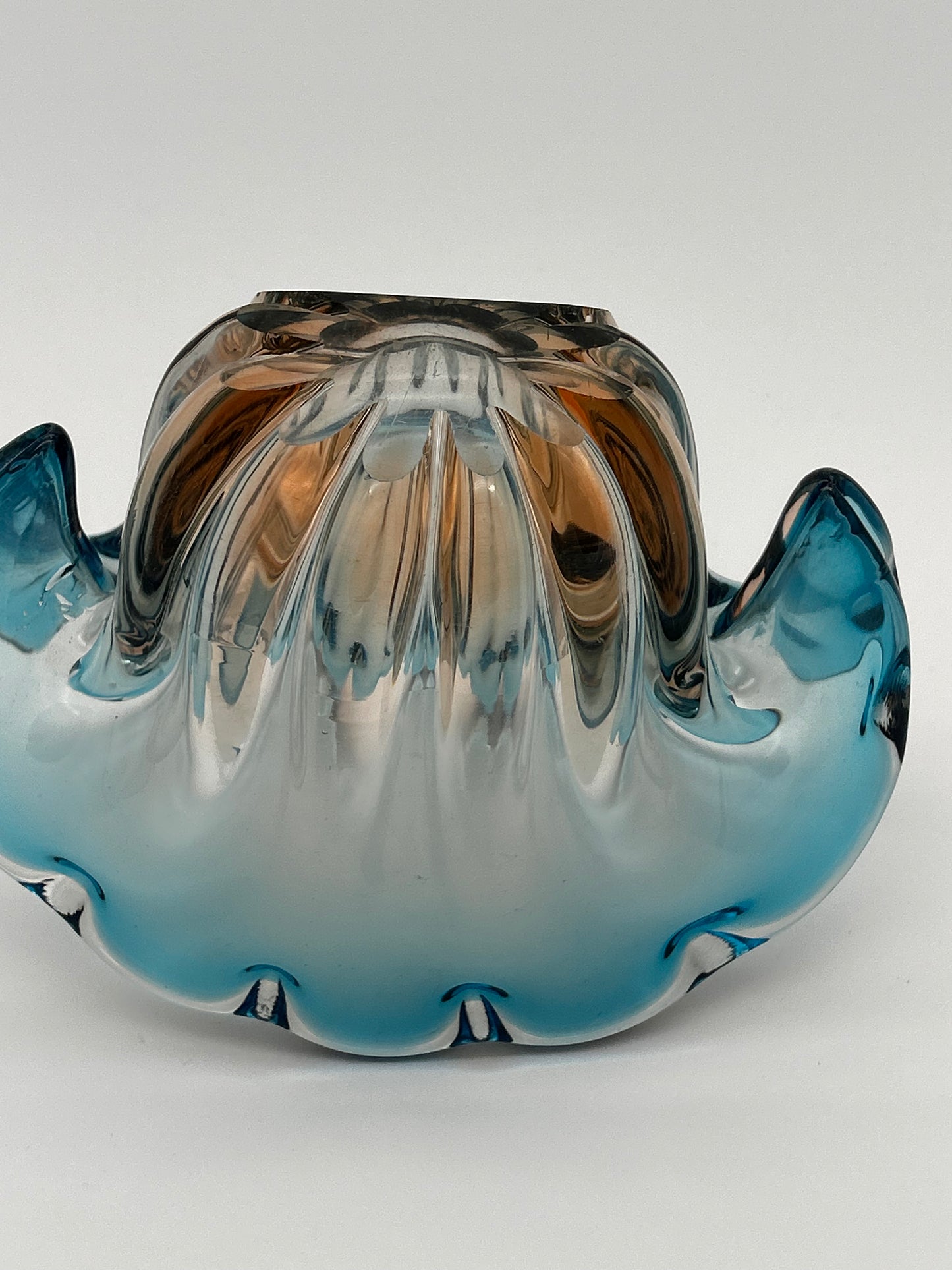 Vide poche Murano forme bénitier bleu