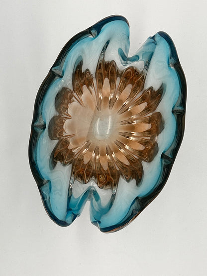 Vide poche Murano forme bénitier bleu